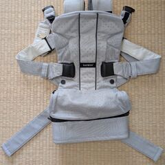 【値下げしました！】ベビービョルン抱っこひも　ベビーキャリアMOVEエアリーメッシュ(新生児～15ヶ月頃まで)の画像