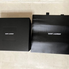 SAINT LAURENT紙袋などの画像