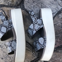 クロックスサンダルW7   美品の画像