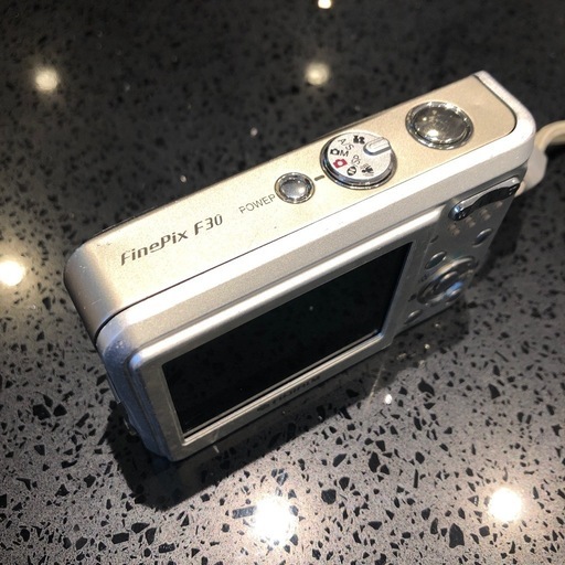 ジャンク品】FUJIFILM FinePix F30