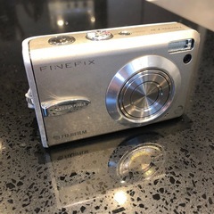 【ジャンク品】FUJIFILM  FinePix F30の画像