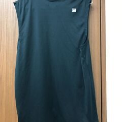 ２月いっぱいで処分します。reverasal ノースリーブシャツ