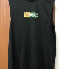 ２月いっぱいで処分します。reverasal ノースリーブシャツの画像