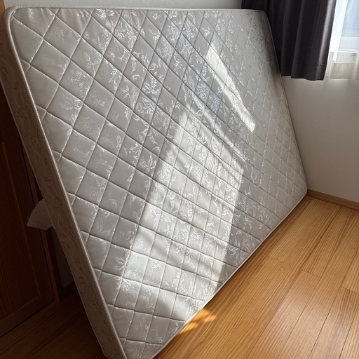 【決まりました】ダブルベッドフレーム
