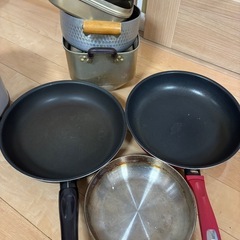 電子レンジ、食器の画像
