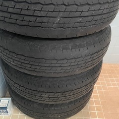 ハイエース、アクア　タイヤ