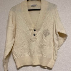 【お値下げ交渉可能】 MEMPHIS アイボリー Vネックカーディガンの画像