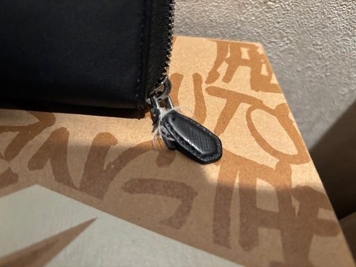 プラダ 長財布 中古 ほつれあり