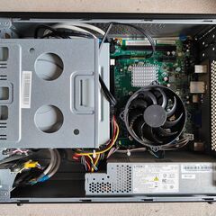 Win10デスクトップパソコン＋液晶モニターの画像