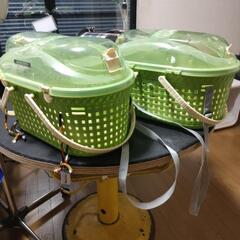 小型犬用キャリーバック　プラスチック製の画像