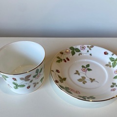 新品未使用 WEDGWOOD ワイルドストロベリー カップ&ソーサー 1客の画像