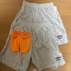 サッカーパンツ2枚＋脛当て留め