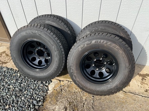 ジムライン タイプ2 15in 8J -28 PCD139.7 ブリヂストン ブリザック DM-V3 265/70R15 ランドクルーザー プラド 60/70 中古