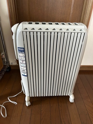 デロンギオイルヒーター (かつお) 船岡の季節、空調家電《オイルヒーター》の中古あげます・譲ります｜ジモティーで不用品の処分