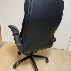 オフィスチェアーの画像