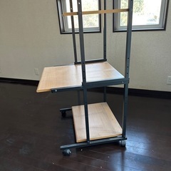 パソコンラックの画像