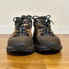 BURBERRY人気のアーサースニーカーの画像