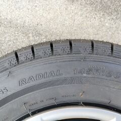 新品未使用 屋内保管 スタッドレスタイヤ　ホイル付の画像