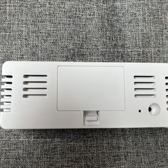 ダイソー ミラーデジタル置時計の画像