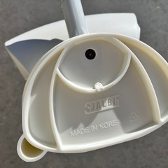 スリージャルビ（シリコン ほうき ちりとり）の画像