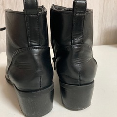 （受け渡し予定者決定済）【最終値下げ】ブーツＭの画像
