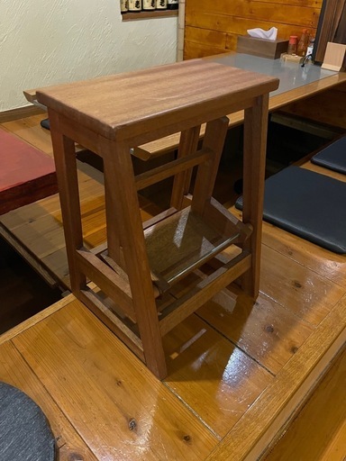 取引き中　踏み台　木製