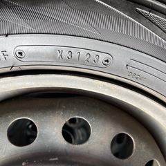 ホワイト案件　深溝4本 2023年製 ダンロップ冬タイヤ 軽自動車用　スタッドレス の画像