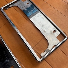 ② トヨタ純正　ナンバーフレームの画像