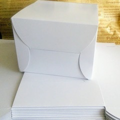 トールサイズ　デコレーションケーキ箱5号新品未使用の画像