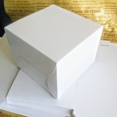 トールサイズ　デコレーションケーキ箱5号新品未使用の画像