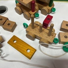ニチガン ブロックトレイン 木のおもちゃ 積み木もできる楽しい四両編成 1021 少し破損あり 中古品 ③の画像