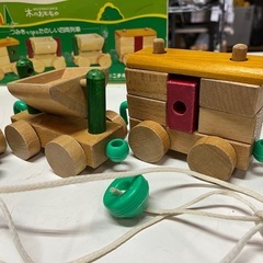 ニチガン ブロックトレイン 木のおもちゃ 積み木もできる楽しい四両編成 1021 少し破損あり 中古品 ③の画像