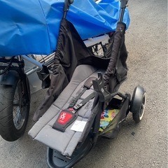 エアータイヤ式三輪ベビーカー　マキシコシ付きの画像