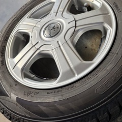 美品】DUNLOPスタッドレスタイヤ 13インチ ホイールつき