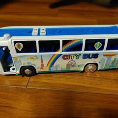 【トイコー】バス、パトカー、ゴミ収集車のセットの画像