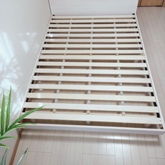 コンセント付ベットフレーム（マットレス無料）の画像