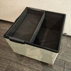 【値下げ中】脚付き収納スツール 2脚の画像