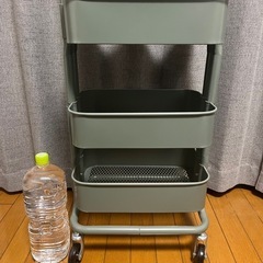 楽天市場】【特典あり】山崎実業 目隠しワゴン タワー tower 4810 4811 キッチンワゴン キャスター付き 2段 収納ラック ランドセル収納  可動棚 カウンター下 隠せる ラック 42cm 引き出し ストッカー 食材収納 災害グッズ 備蓄 プロテイン シンプル スッキリ 台所 子供 