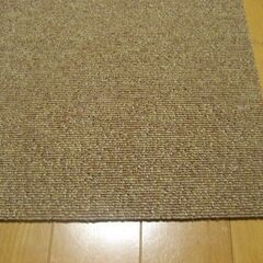 日本製タイルカーペット厚み6.5㎜・1枚２００円・在庫２３枚（１５２９）未使用品の画像