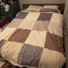 ダブルベッドフレームの画像