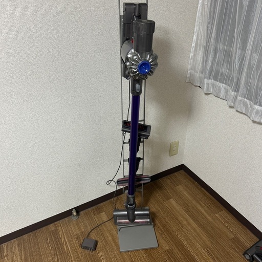 ダイソン　コードレスクリーナーDC61\n
