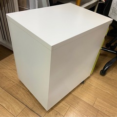 インキャビネット キャスター付き グリーン 金属製 美品 の画像