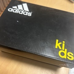 adidas キッズ　シューズ　新品未使用　タグ付きの画像