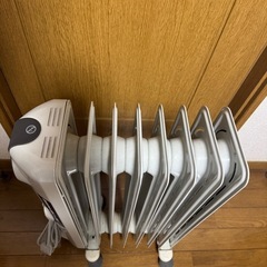 デロンギ オイルヒーター HJ0812 (JPONLINE) 朝霞の季節、空調家電《オイルヒーター》の中古あげます・譲ります｜ジモティーで不用品の処分