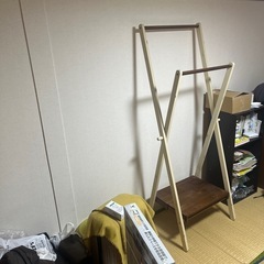 ハンガーラックの画像