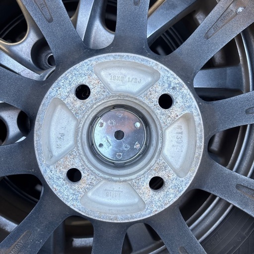 ヨコハマタイヤのスタッドレスタイヤ175/65R15 スタッドレス 15インチ