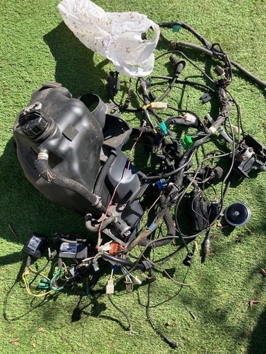 v125 ハーネス&ガソリンタンク