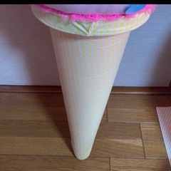 大きなアイスクリームのオブジェの画像