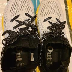 new balanceスニーカー　ワークマン　TOMSの画像