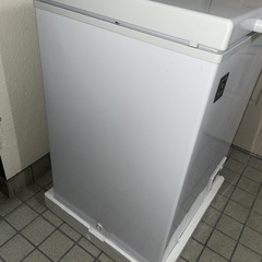 ♦︎お引渡し完了 ¥17,000♦︎★早い者勝ち！美品★業務用大手メーカー★冷凍ストッカー 上開き 小型 RCY-106 レマコム フリーズブル 業務用 冷凍庫 横型 106L -20℃ 急速冷凍機能 業務用冷凍庫の画像